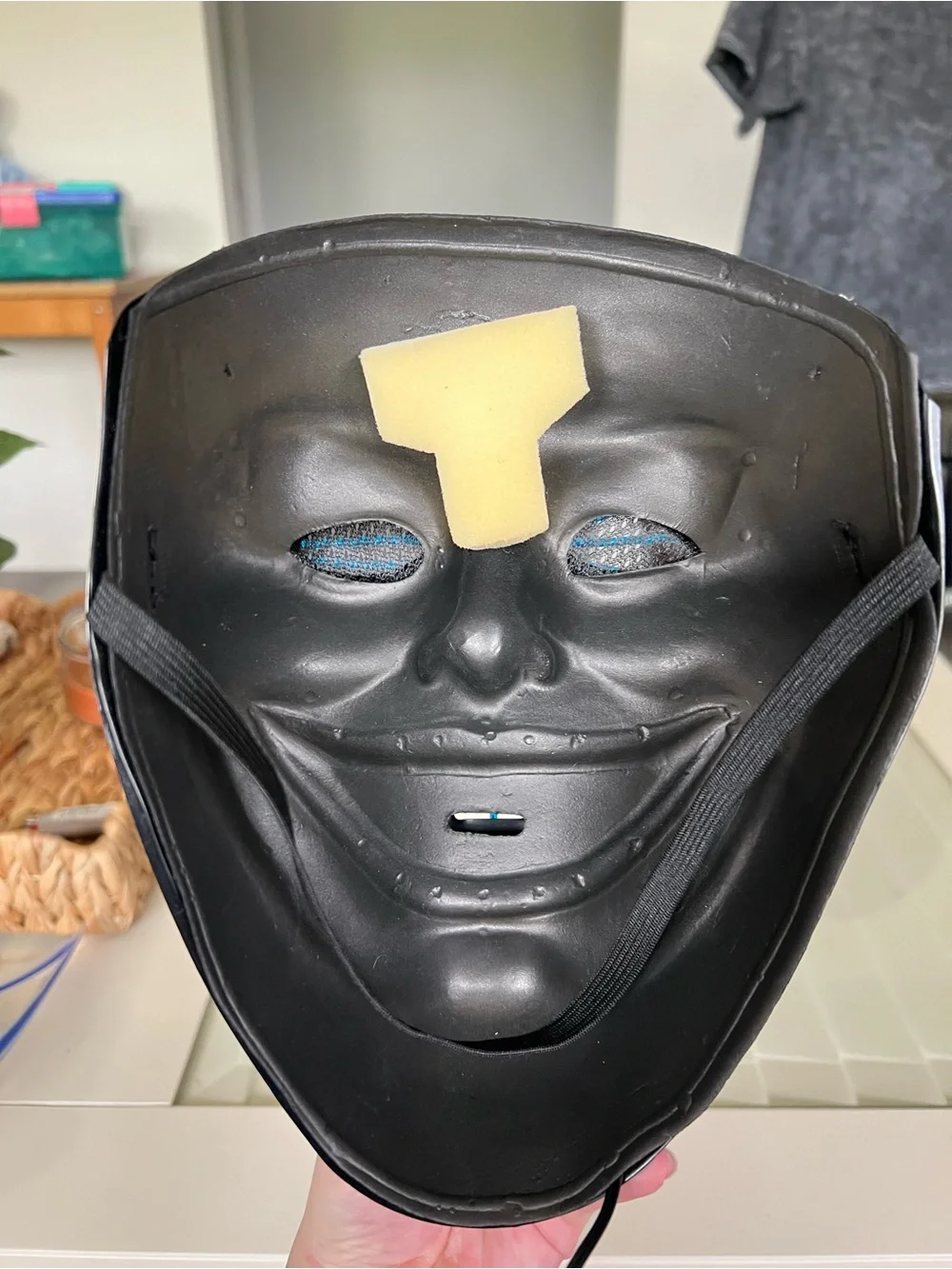 Black LED Light-Up Mask